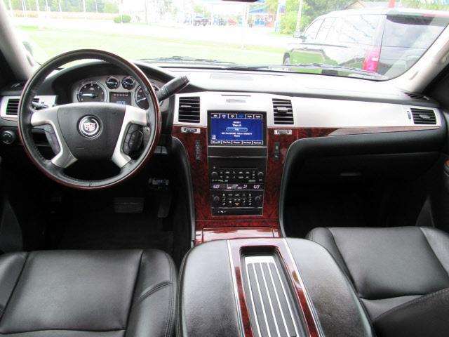 2013 Cadillac Escalade 4dr SUV